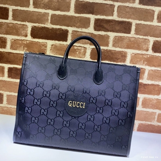 First bag ru bag Off Grid The GUCCI tote 0805